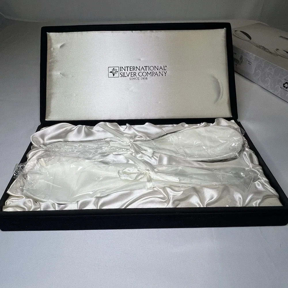 New‎ International Silver Company 2 Piece 10 1/4